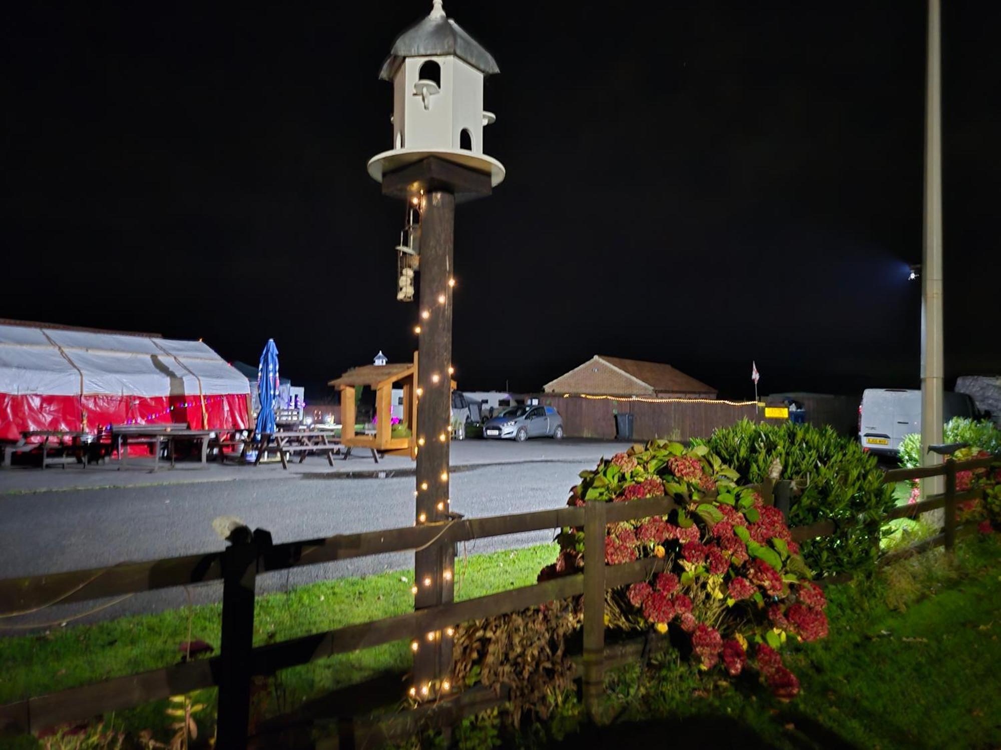 Swan House Bed & Breakfast 4*