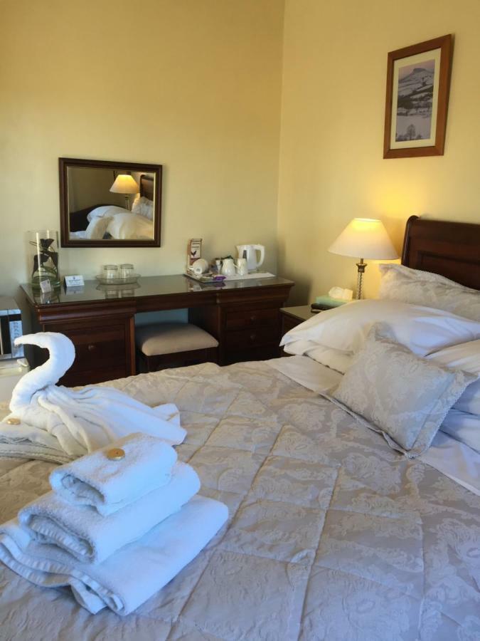 Swan House Bed & Breakfast
